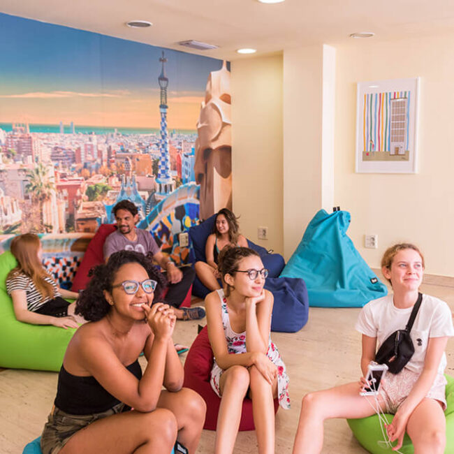 moovy-vacanza-studio-individuale-barcellona-scuola (3)