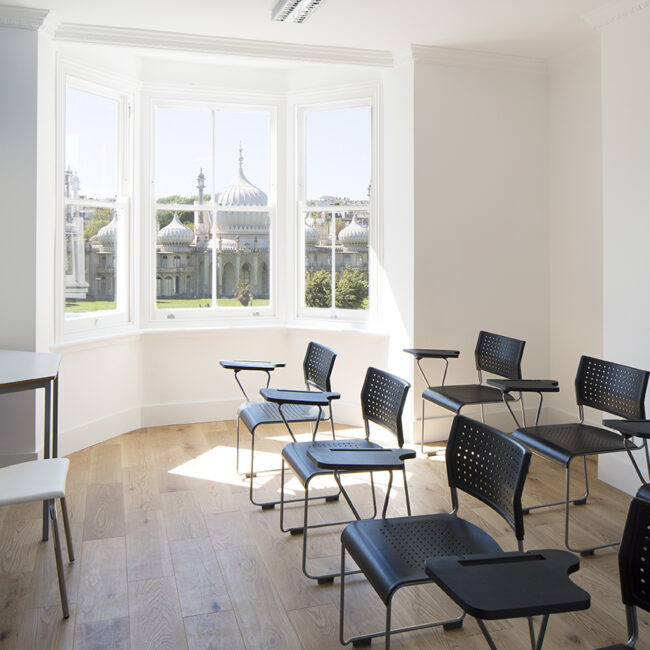 moovy-vacanza-studio-individuale-brighton-scuola 4