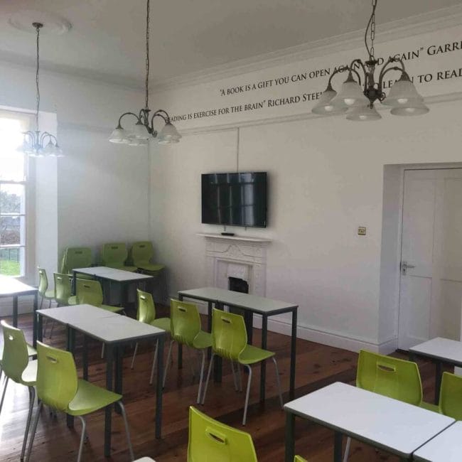 moovy-vacanza-studio-ministay-athlone-scuola-1